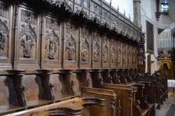 Il coro ligneo dentro alla Collegiata dei Santi Pietro e Orso di Aosta