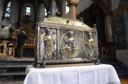 La cassa di Sant’Orso in argento sbalzato e dorato