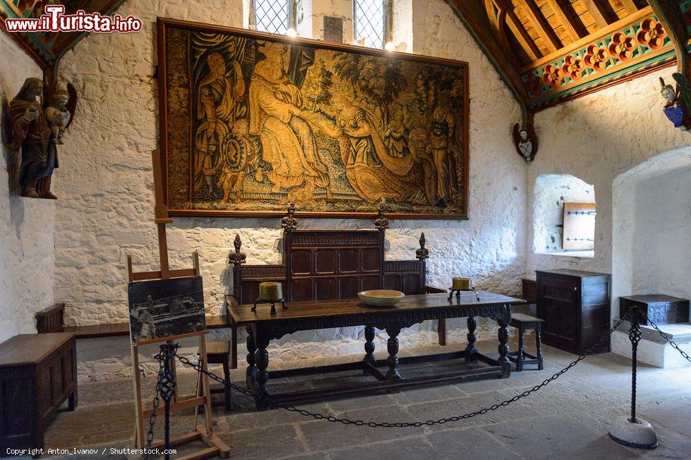 Immagine Interno della Cappella del Re Cormac Mac Carthaigh nel complesso di Rock of Cashel in Irlanda - © Anton_Ivanov / Shutterstock.com