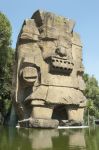 Il "Monolito de Tláloc", divinità associata alla pioggia, si trova davanti all'ingresso del Museo Nazionale di Antropologia di Città del Messcico. La statua ...