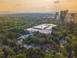 Vista panoramica sul Museo Nazionale di Antropologia, ospitato all'estremità settentrionale del Bosque de Chapultepec a Città del Messico.