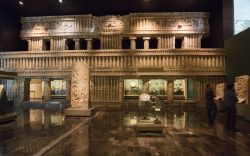 L'interno di una sala espositiva del Museo di Antropologia a Città del Messico (Ciudad de México) - © posztos / Shutterstock.com