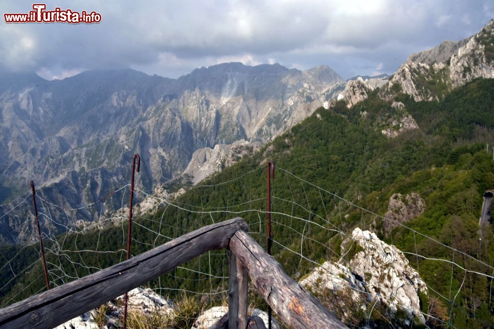 Immagine Panorama dall'Orto Botanico delle Alpi Apuane, comune di Massa