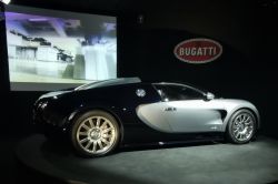 Una Bugatti Veyron nel Museo dell'Automobile di Mulhouse - © Deborah Terrin
