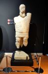 Museo Civico "Giovanni Marongiu" di Cabras: la statua di un Gigante di Mont'e Prama.
