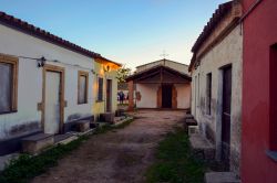 La chiesa di San Salvatore è stata costruita nel XVII secolo su un preesistente santuario ipogeo di origini pagane.
