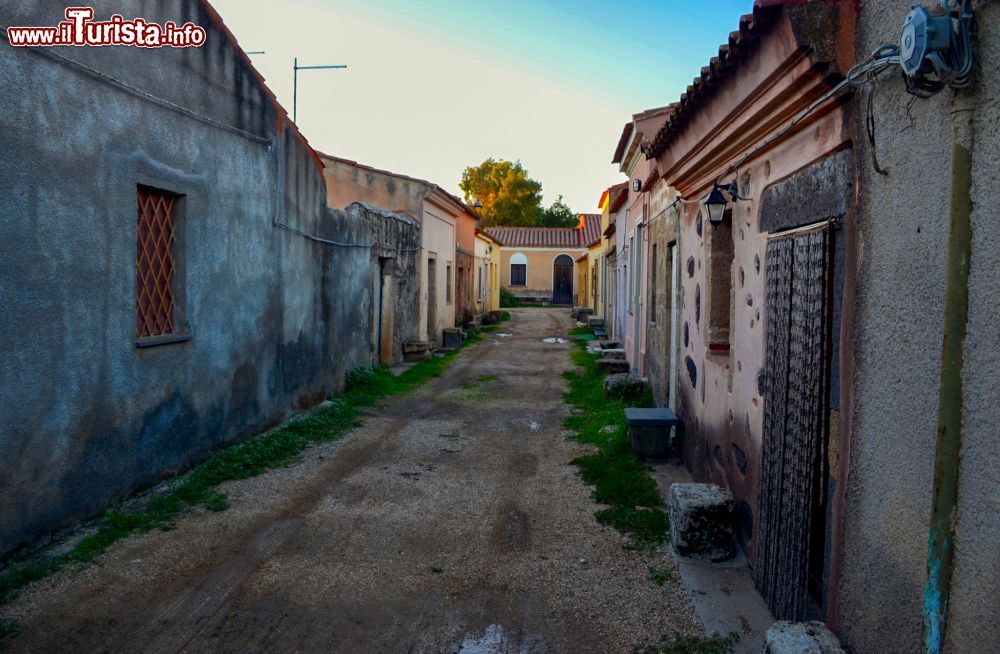 Immagine Il villaggio abbandonato di Salvatore di Sinis è stato spesso utilizzato come location per film del filone spaghetti western.