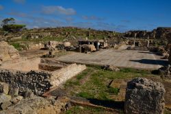 Le Terme centrali di Nora, di cui si nota ancora il pavimento a mosaico.
