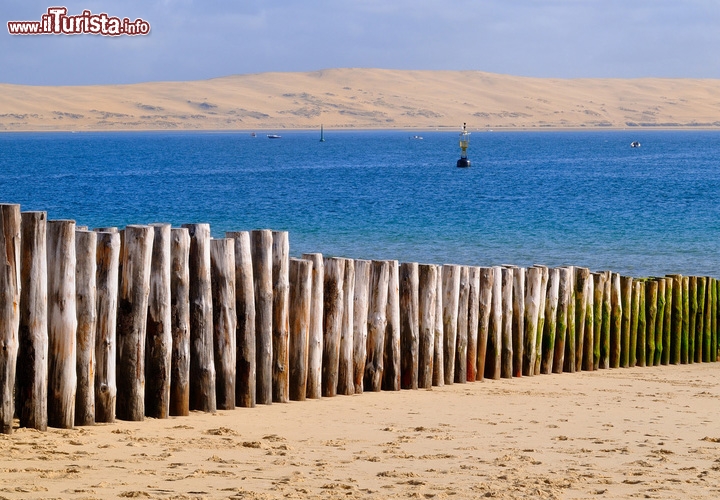 Duna del Pilat, Francia. Si può vivere la magia del deserto anche rimanendo in Europa. Al tramonto la Duna del Pilat vicino a Bordeaux è un luogo dal romanticismo selvaggio 