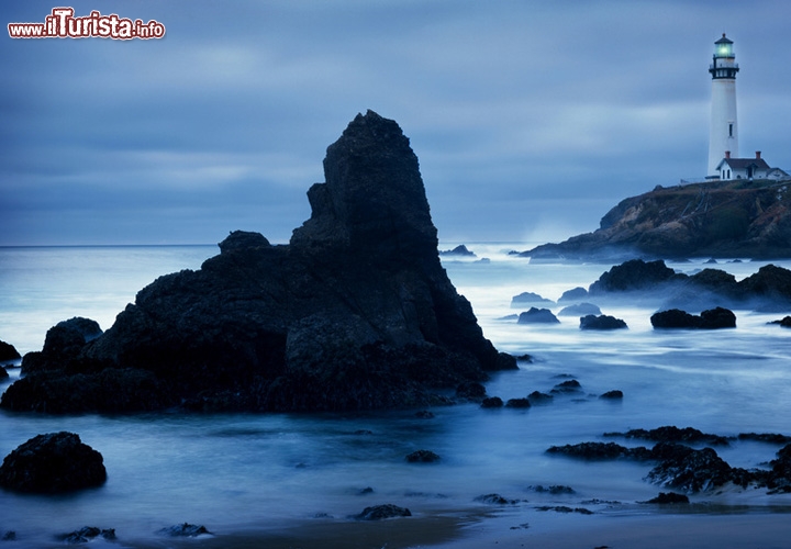 Pigeon Point, California: non c'è una cosa più romantica che ossevare un tramonto vicino ad un faro. Il fascino del mare, il vento spesso presente, vi possono isolare dal resto del mondo regalandovi momenti di puro romanticismo