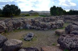 Un'abitazione nel villaggio nuragico di Barumini. L'area archeolohgica è parte del Patrimonio dell'Umanità dichiarato dall'UNESCO.
