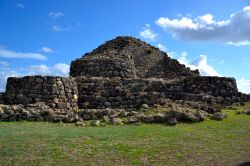 Il mastio di Su Nuraxi a Barumini (provincia del Sud Sardegna) era alto in origine più di 18 metri.
