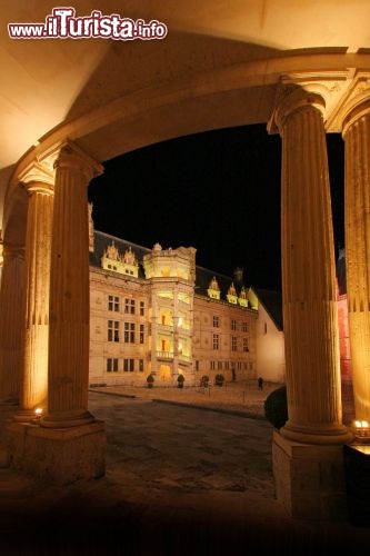 La magia della reggia di Blois, illuminata