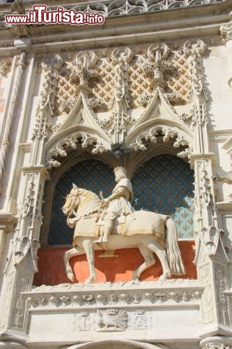 Castello Reale di Blois: Statua equestre di Luigi XII