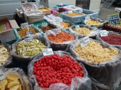 Mercato_domenica_lione_frutta_secca