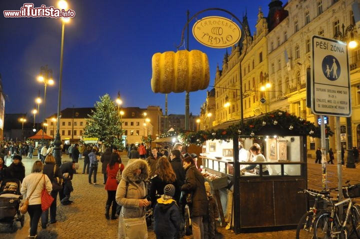 Trdlo al mercatino di Natale, in Piazza della Repubblica a Praga
