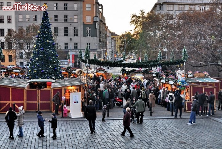 Il mercatino di Natale a Namesti Miru a Praga