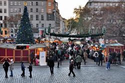 Il mercatino di Natale a Namesti Miru a Praga ...