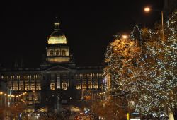 Praga: luci di Natale in Piazza Venceslao