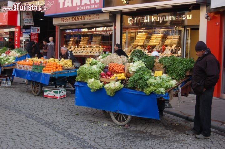 Immagine Mercatino frutta e verdura a Uskudar