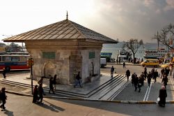Moschea di Mihrimah Sultan, la fontana abluzioni ...