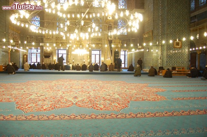 Immagine Interno della Yeni Camii