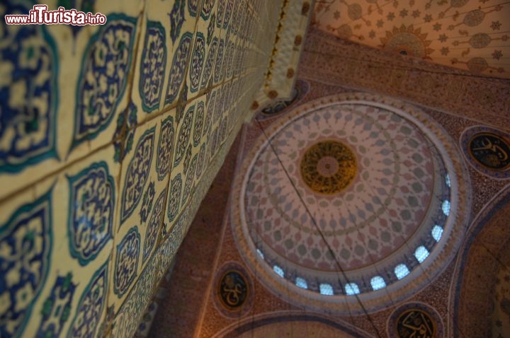 Immagine Cupola e piastrelle della Moschea Nuova