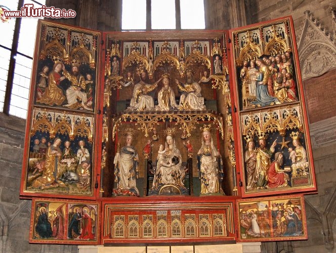 Immagine Pala gotica d'altare  all'interno di Stephansdom