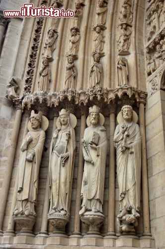 Portale di S.Anna, dettaglio: Si trova sulla facciata occidentale di Notre Dame de Paris, con Elia la Vedova di Sarepta, Salomone e San Pietro