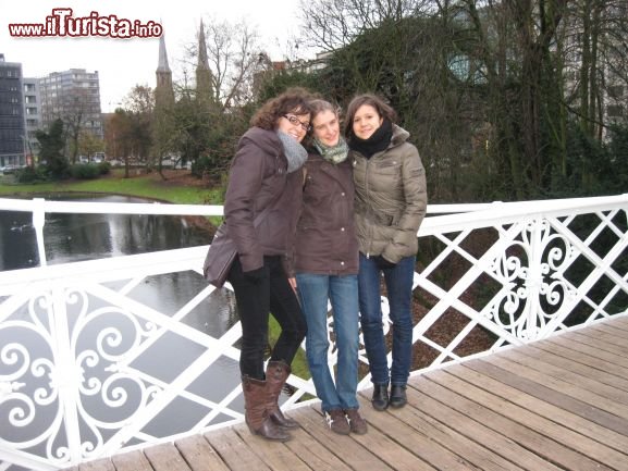 Immagine Annalisa, Sara e Elisa al parco