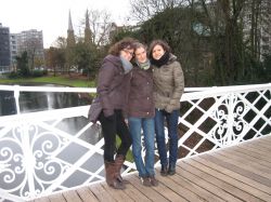 Annalisa, Sara e Elisa al parco