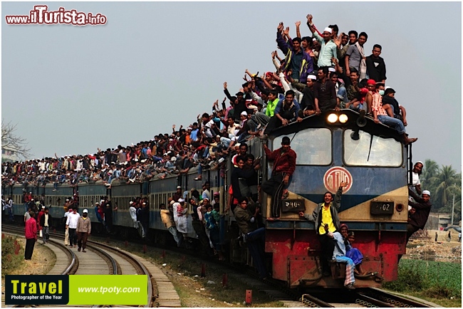 Un incredibile treno in Asia:  autore Yeow Kwang Yeo www.tpoty.com