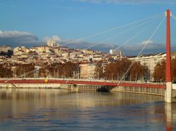 Vista della Croix Rousse da Pont Bonaparte. Lione ...