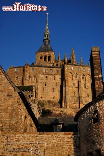 La guglia della Cattedrale di Mont St Michel