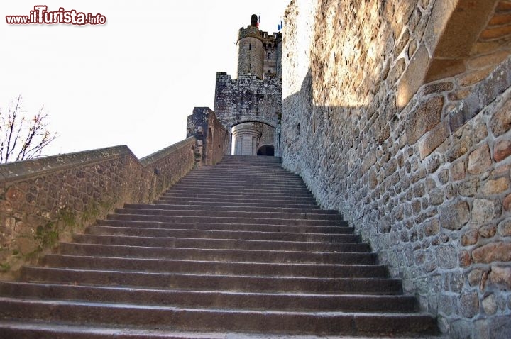 Scalinata a scendere dallabbazia di mont saintmichel