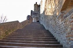 Scalinata a scendere dallabbazia di mont saintmichel ...