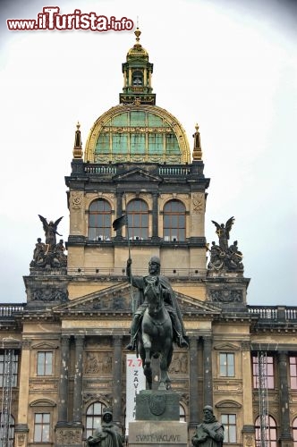 Immagine San Venceslao e il Museo Nazionale di Praga