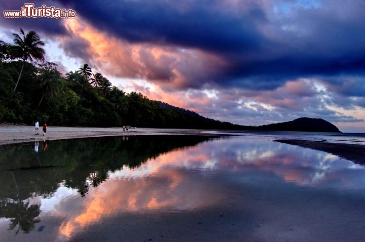 Cape Tribulation Queensland, Australia -  Il nome fu dato dal capitano Cook che non riusciva ad attraccarvi per via dei coralli, ma il luogo è poetico