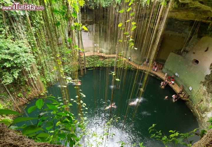 Cenotes Dos Ojos, Yucatan -  Le caverne dei Maya erano considerati luoghi sacri, ne esistono circa 7.000 in questa regione del Messico