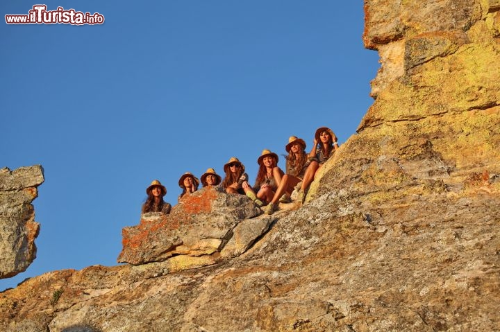 La Finestra dell’Isalo, le ragazze si affacciano tra le rocce