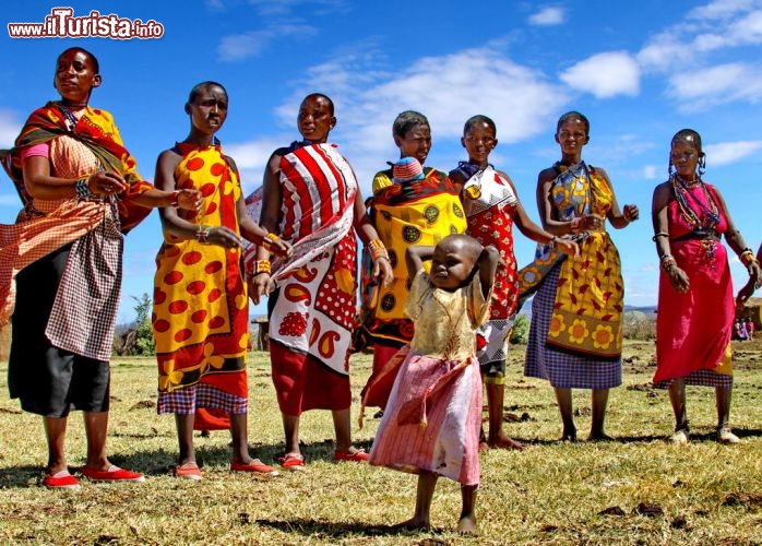 Una tribù Masai in Kenya - copyright Donnavventura
