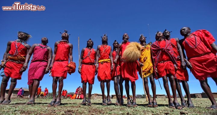 Una tribù di Masai vicino al Masai Mara - copyright Donnavventura