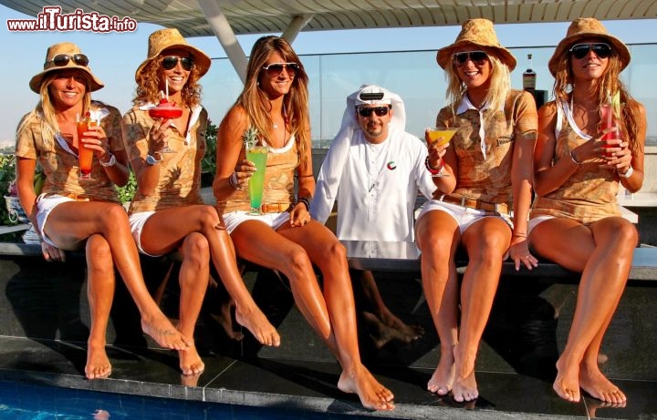 Le ragazze Donnavventura sulla terrazza del Meydan