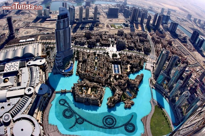 Panorama visto dalle vertiginose altezze del Burj Khalifa, la torre pi� alta del mondo