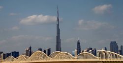 Anche da Lontano la Burj Khalifa domina la Skyline ...