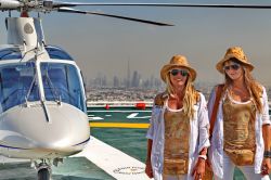 Stefania e Alice sul Burj al Arab in partenza ...