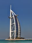 L'hotel Burj al Arab, visto dalla spiaggia di ...