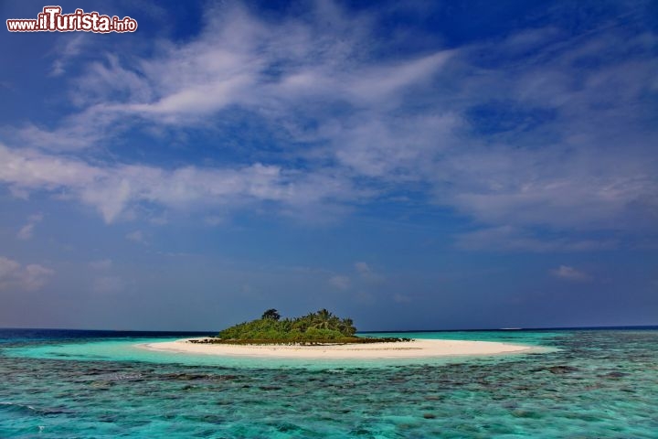 Un isolotto disabitato alle Maldive
