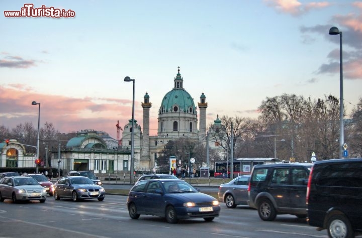 Cosa vedere e cosa visitare Karlsplatz