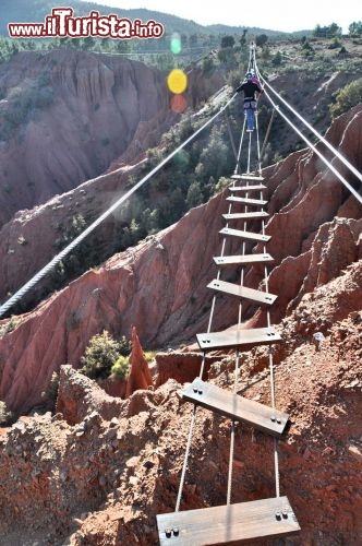 A spasso sul lungo ponte di terres d'Amanar